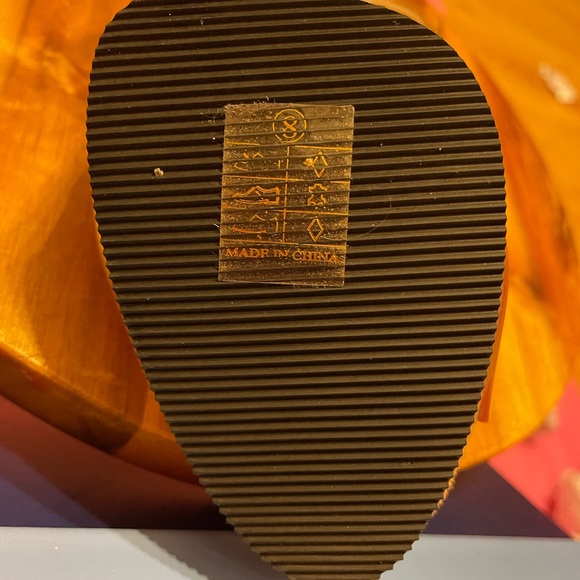 Clear pageant shoes by Fabulacous Size 8 with 4” Heel with tan soles - Picture 11 of 15